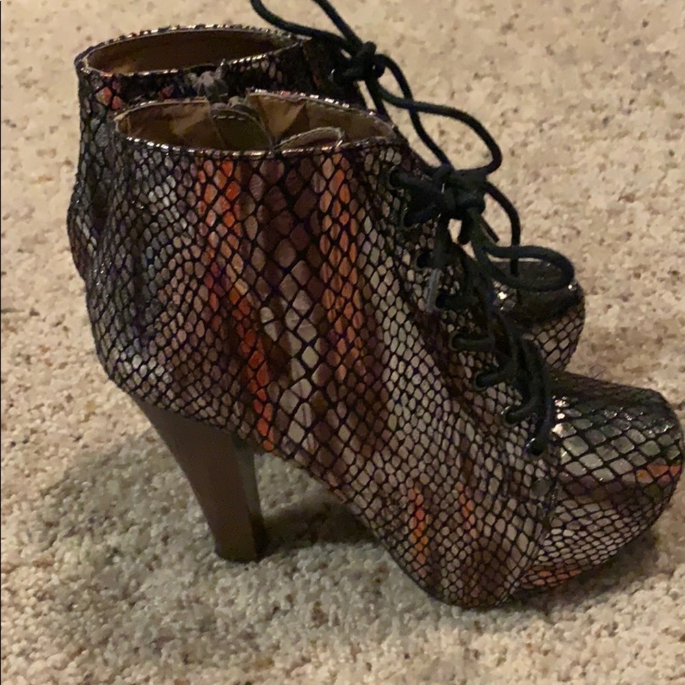 Quipid Metallic Snake Skin Lolita Booties 6.5